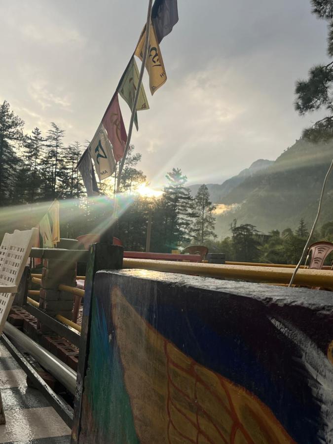 Shanti Cafe & Hostels Kasol Zewnętrze zdjęcie