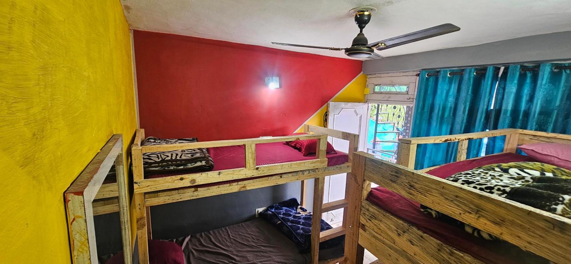 Shanti Cafe & Hostels Kasol Zewnętrze zdjęcie