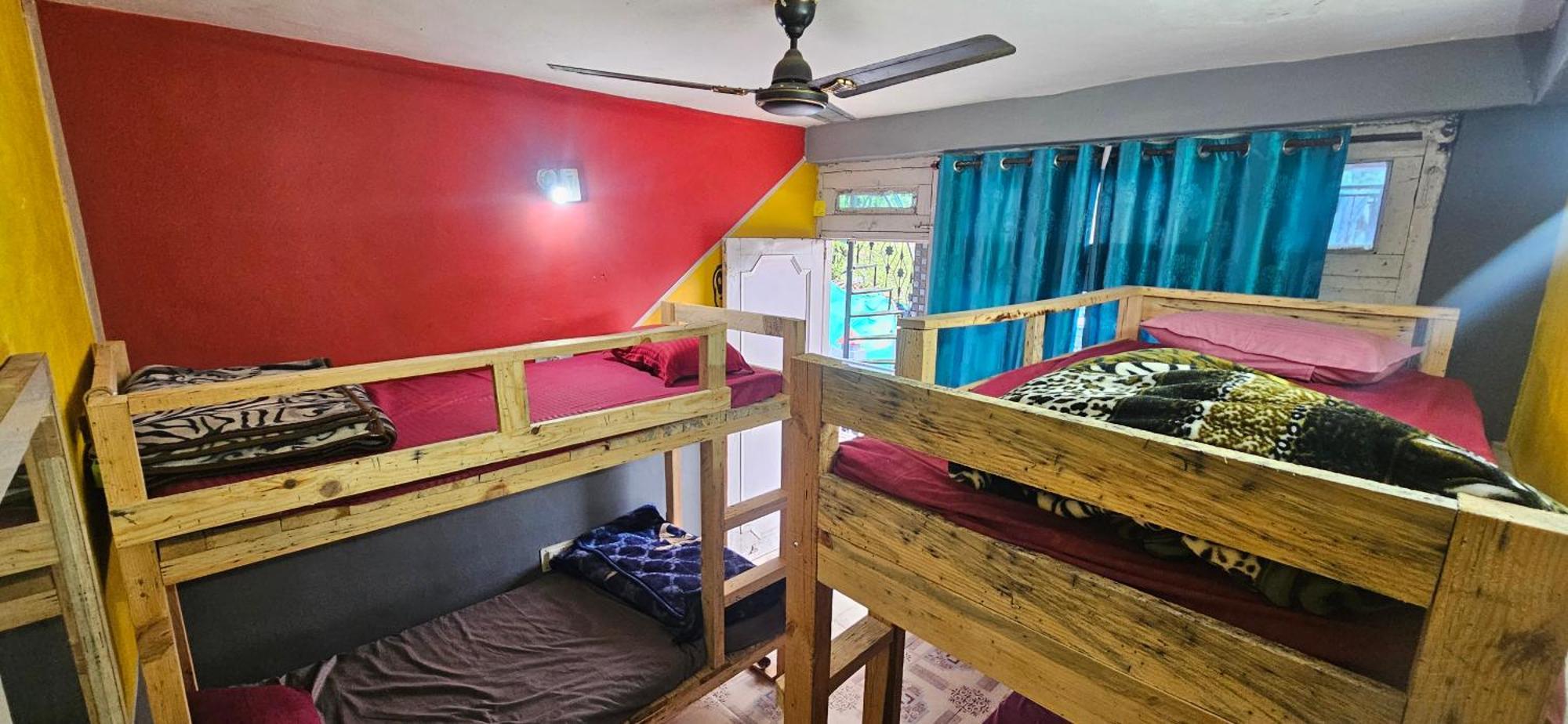 Shanti Cafe & Hostels Kasol Zewnętrze zdjęcie
